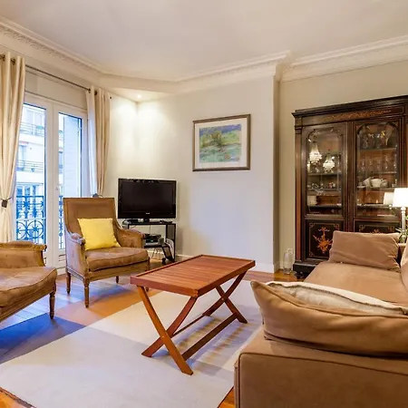 Apartment Greeter-appartement Haussmannien Avec Balcon Paris